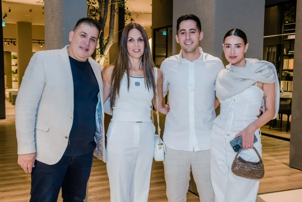 צלם אירועים שי ירון מנכ''ל שירות הוגן ומשפחתו