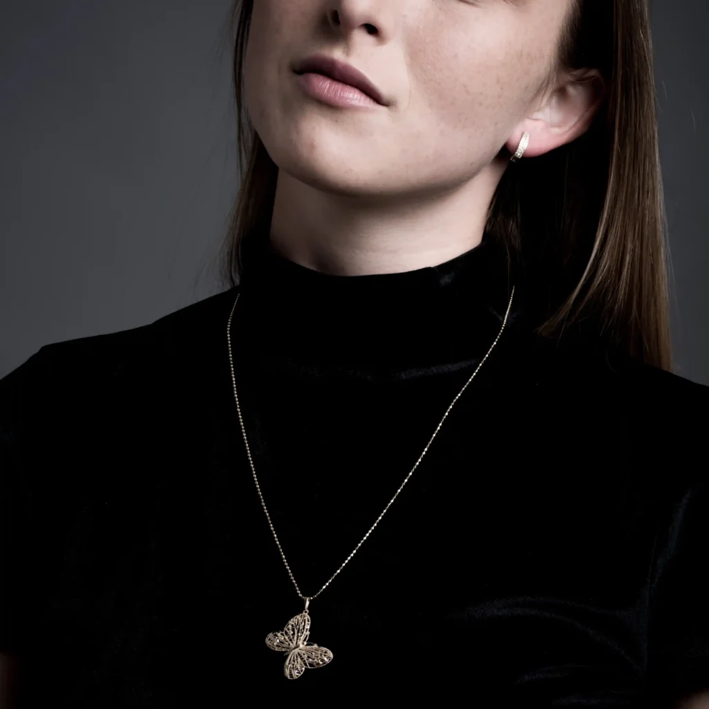 צילומי תדמית בסטודיו מאובזר - נתי גולד צלם תדמית מומחה