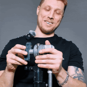 קורס צילום מקצועי - הדגמת עבודה עם ציוד תאורה וטכניקות צילום שונות בסטודיו